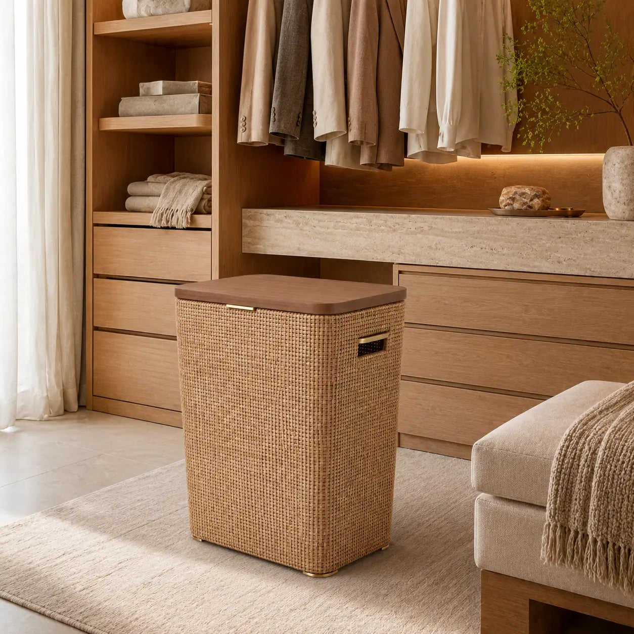 Cesto de Roupas Liora em Rattan Natural e Freijó