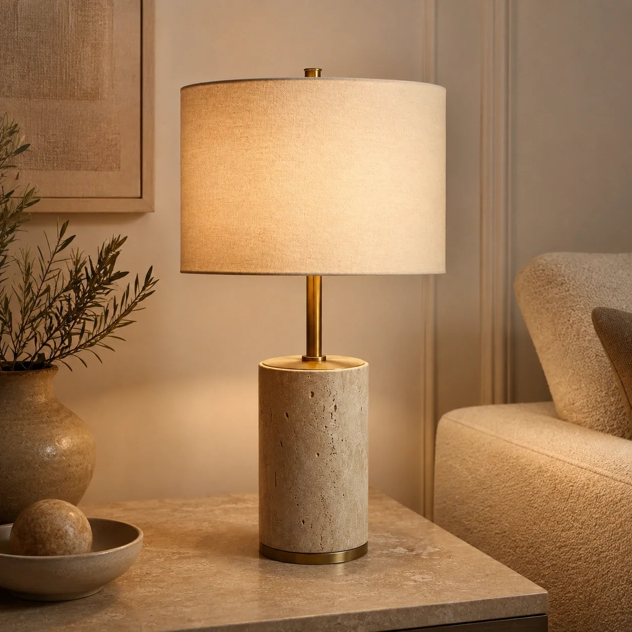Luminária de Mesa Élin em Travertino e Linho